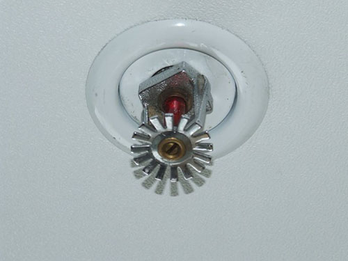 公寓室内有必要安装消防器材喷淋头吗？